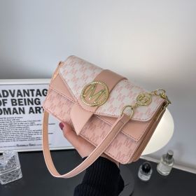 Niche Personality Printed Letter Shoulder Messenger Bag (Color: Pink)